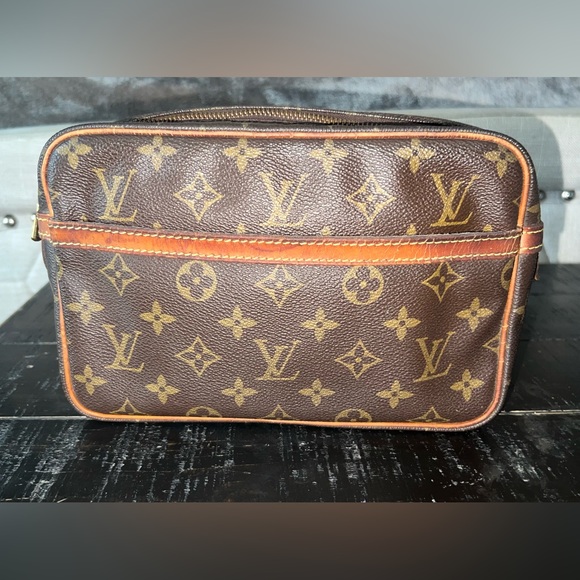 Louis Vuitton Mono Compiegne 23 Bag - Picture 2 of 16